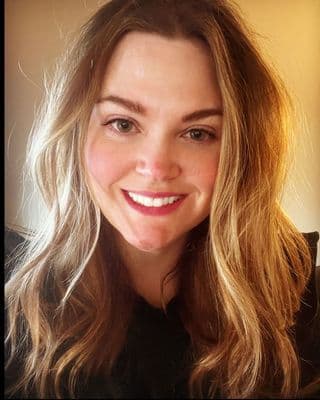 Amanda Hart