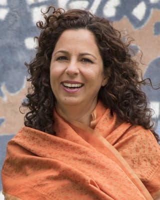 Pam Ajang
