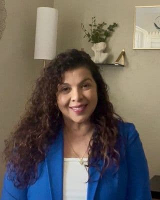 Angelica Del Villar