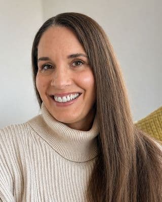 Elizabeth Fee