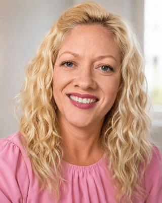 Colleen Helton