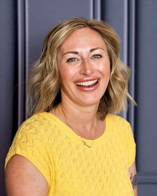 Kim Kostelnik