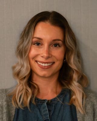 Elyse Naples