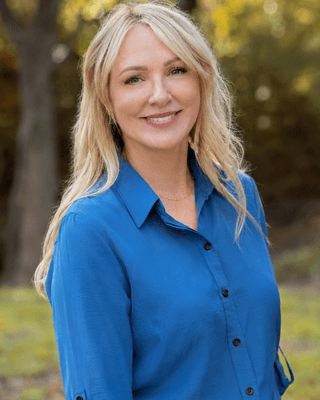Kelly DeYoung